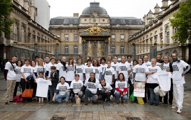 convocation AMETIST, lutte parents, unité oncologie pediatrique de Garches, rassemblement devant le TGI de  Paris, France, 10_07_14 ©Natacha soury